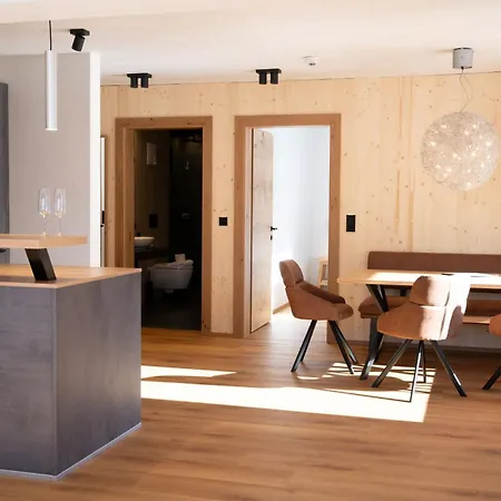 - Enzian Pensjonat Berwang