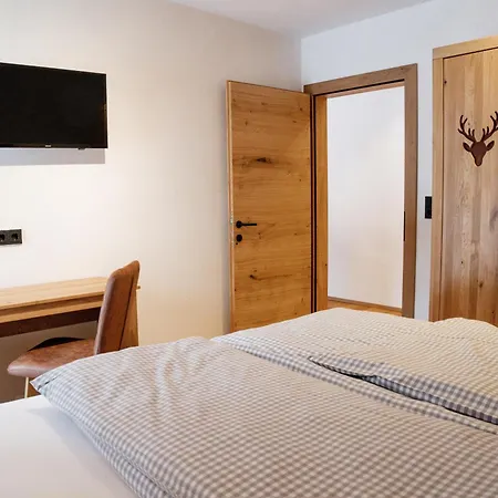 ゲストハウス - Enzian バーワング