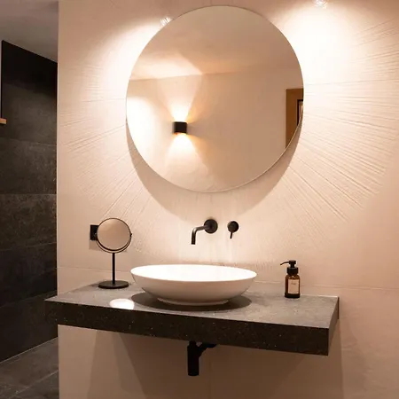 - Enzian 4* バーワング