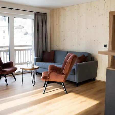 - Enzian ゲストハウス 4*