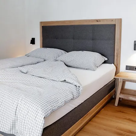 - Enzian 4* バーワング