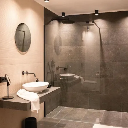 - Enzian Guest house