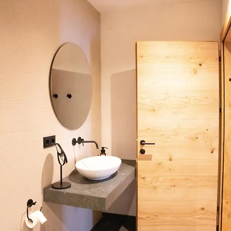 בית הארחה - Enzian ברוואנג